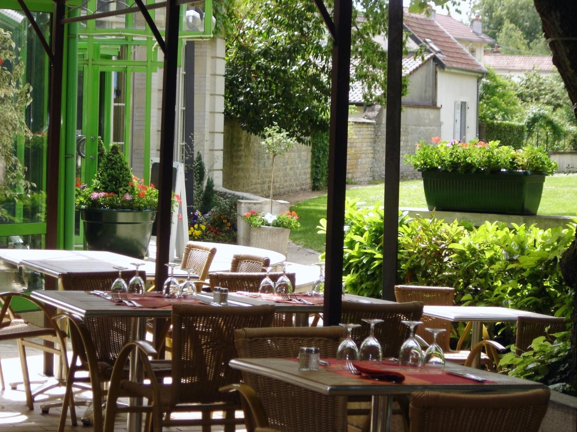 Hotel Restaurant Du Parc De La Colombiere ديجون المظهر الخارجي الصورة