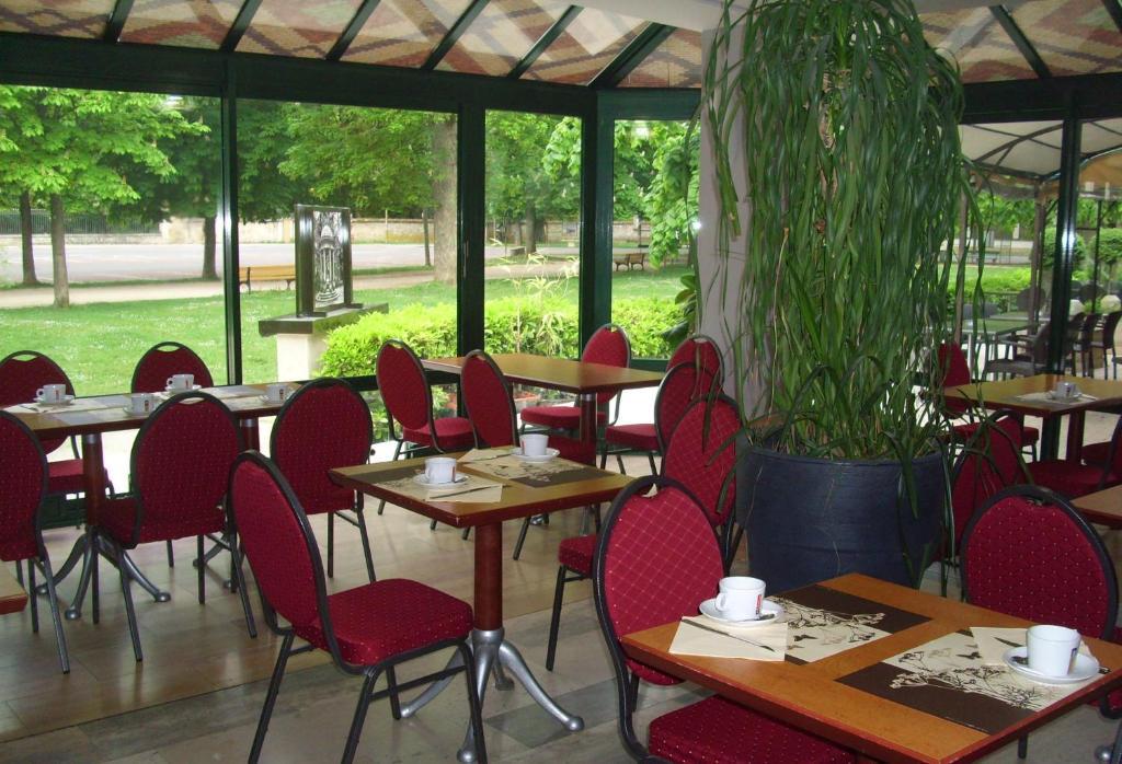 Hotel Restaurant Du Parc De La Colombiere ديجون المظهر الخارجي الصورة
