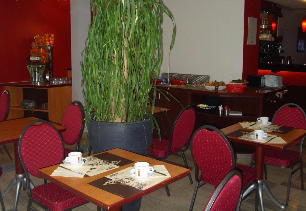 Hotel Restaurant Du Parc De La Colombiere ديجون المظهر الخارجي الصورة
