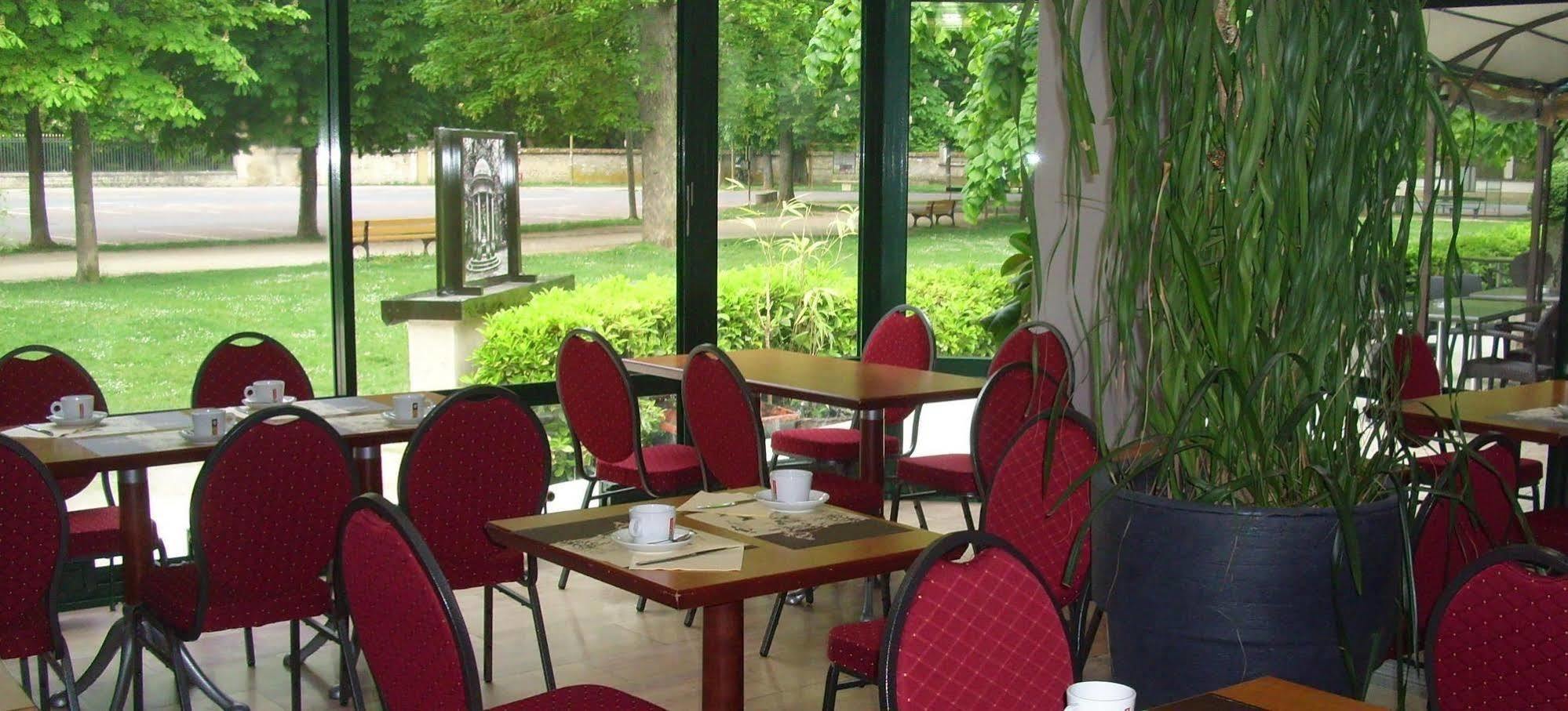 Hotel Restaurant Du Parc De La Colombiere ديجون المظهر الخارجي الصورة