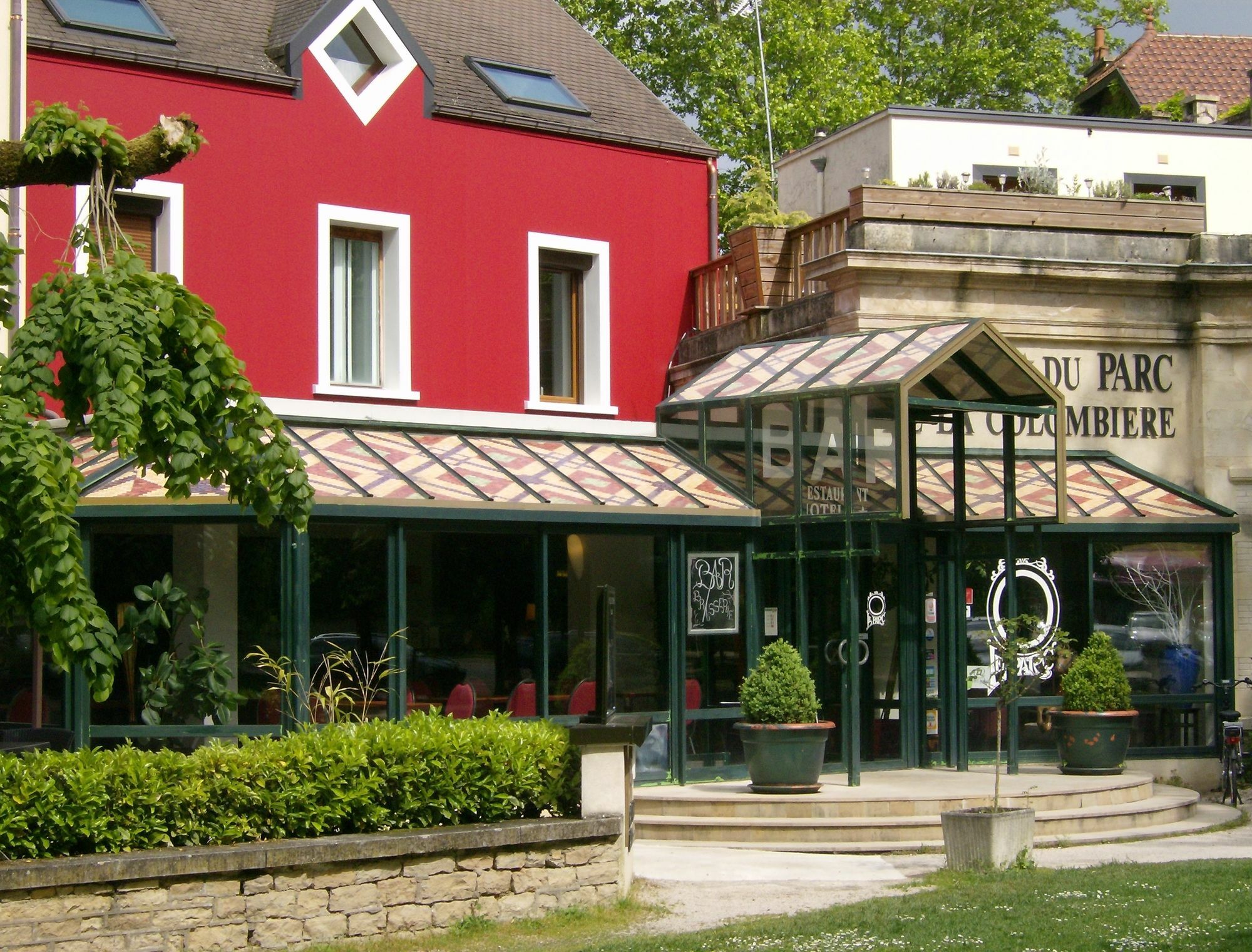 Hotel Restaurant Du Parc De La Colombiere ديجون المظهر الخارجي الصورة