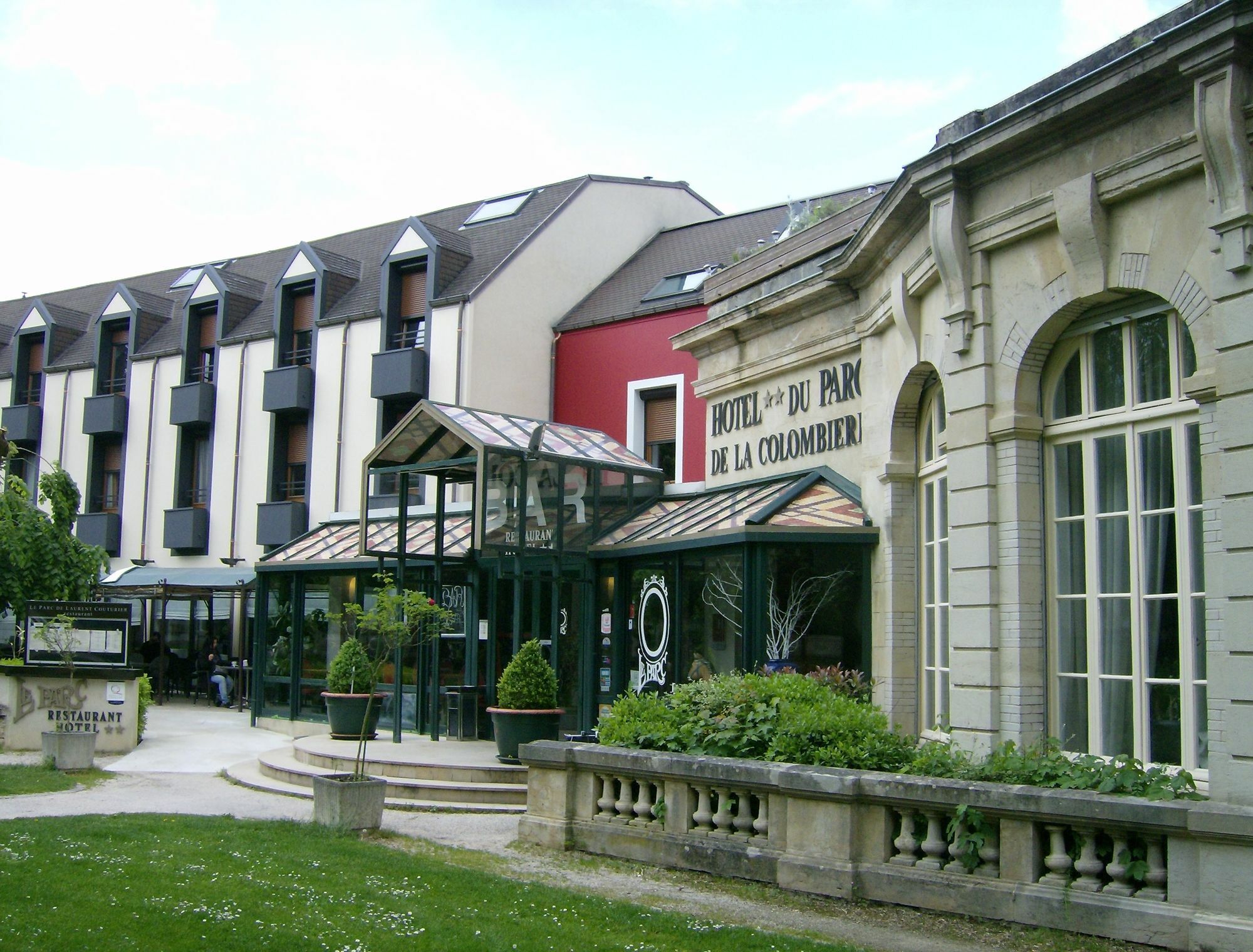 Hotel Restaurant Du Parc De La Colombiere ديجون المظهر الخارجي الصورة